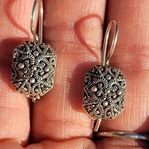 Vintage 925 sterling silver filigree ornate design leverback hook earrings